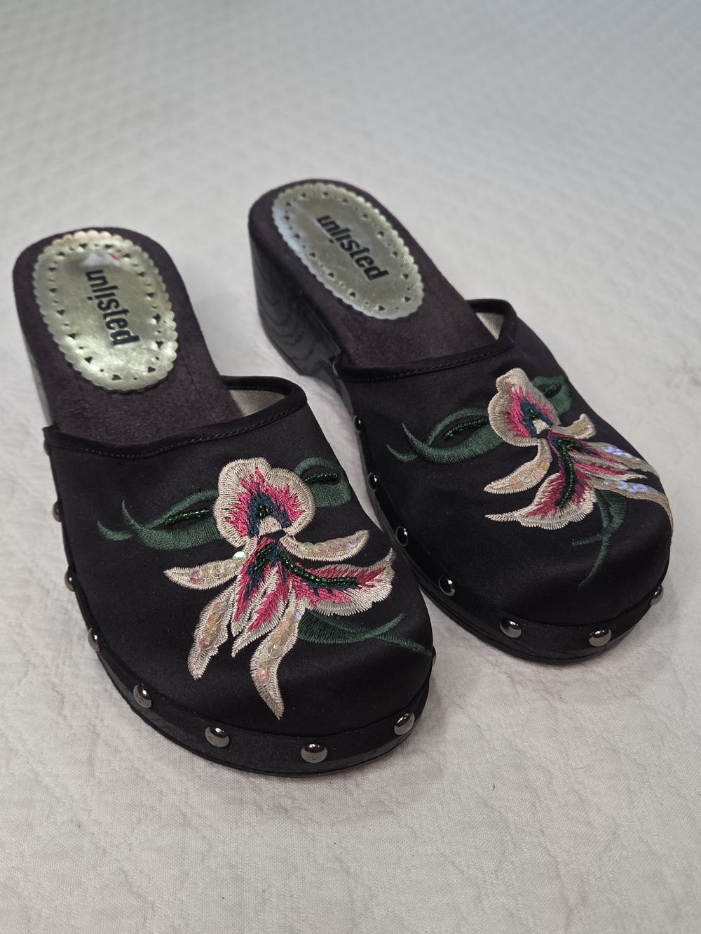 Vintage y2k Unlisted Black Clog Mules Size 6 Embroidered Beaded Orchid 90s